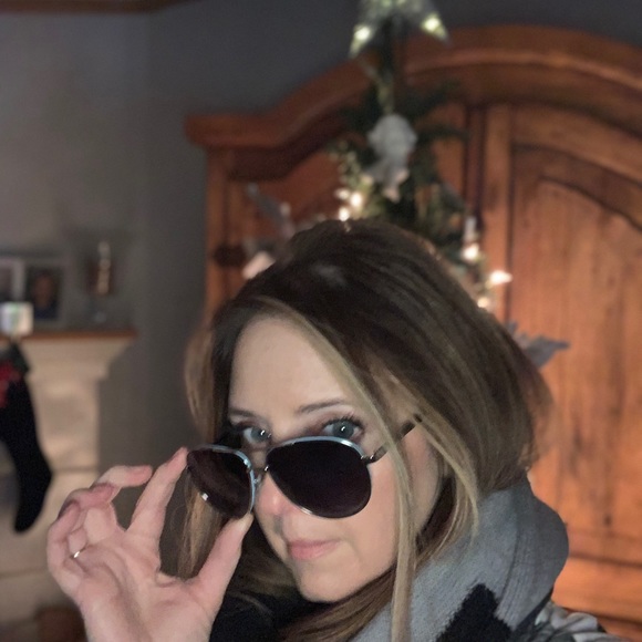 Draper James Suns - DJ7025 case & cloth - Picture 2 of 5